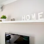 Vime II Marbella East Swimming Pool, Gym & Spa - Eaw Homes דירה מארבלה