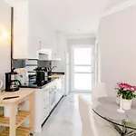 Vime II Marbella East Swimming Pool, Gym & Spa - Eaw Homes דירה *