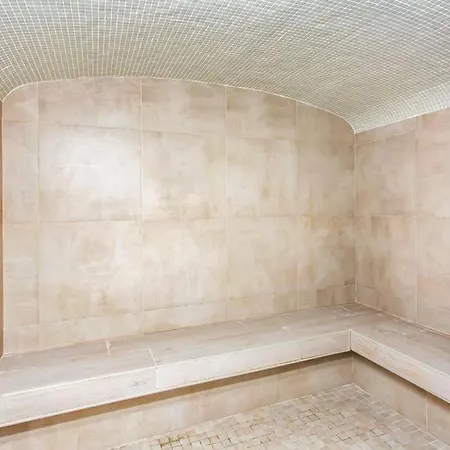 公寓 Vime II Marbella East Swimming Pool, Gym & Spa - Eaw Homes 马尔韦利亚